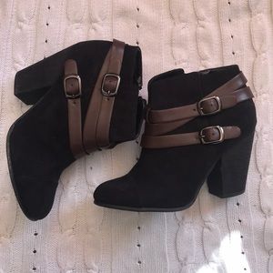 Carlos Santana heeled booties